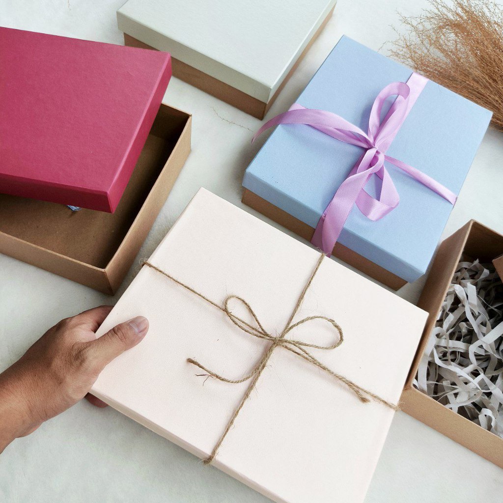 

24x20x6 cm HARD BOX PREMIUM / kado gift box untuk hadiah ulang tahun wedding dll