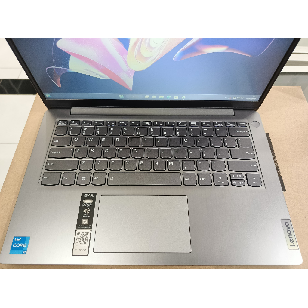 LENOVO IDEAPAD SLIM 3i-- Intel core i3-1215U - RAM 8 GB - SSD 256 GB
