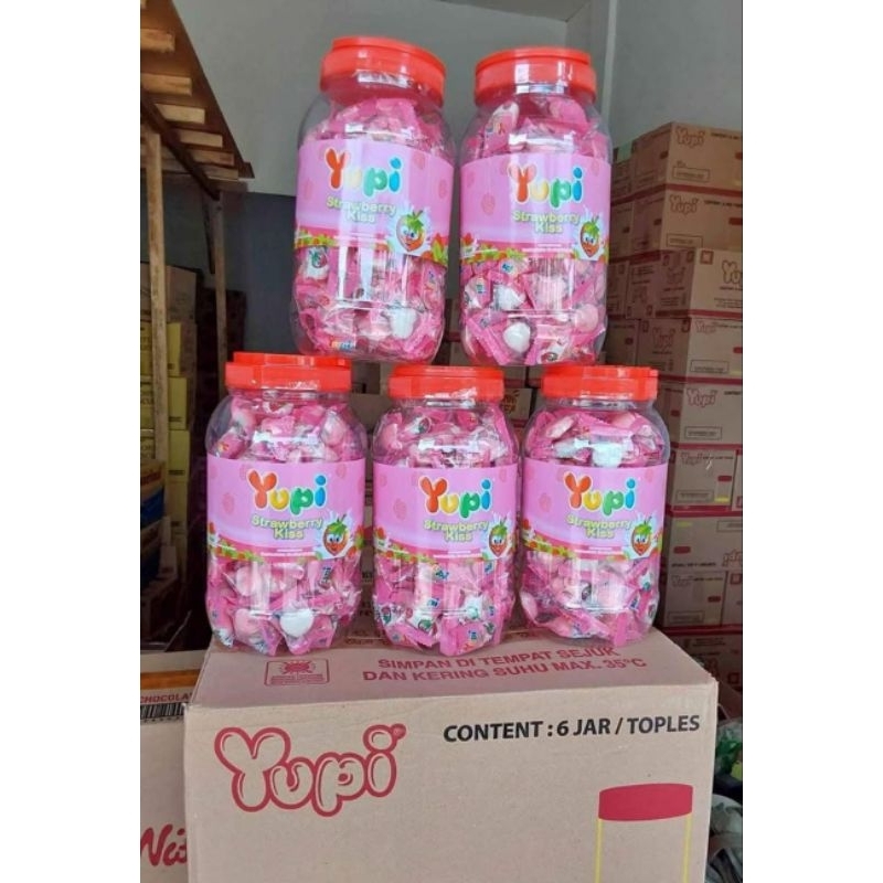 

Permen Yupi Toples berat 300g Rasa Strawberry Kiss