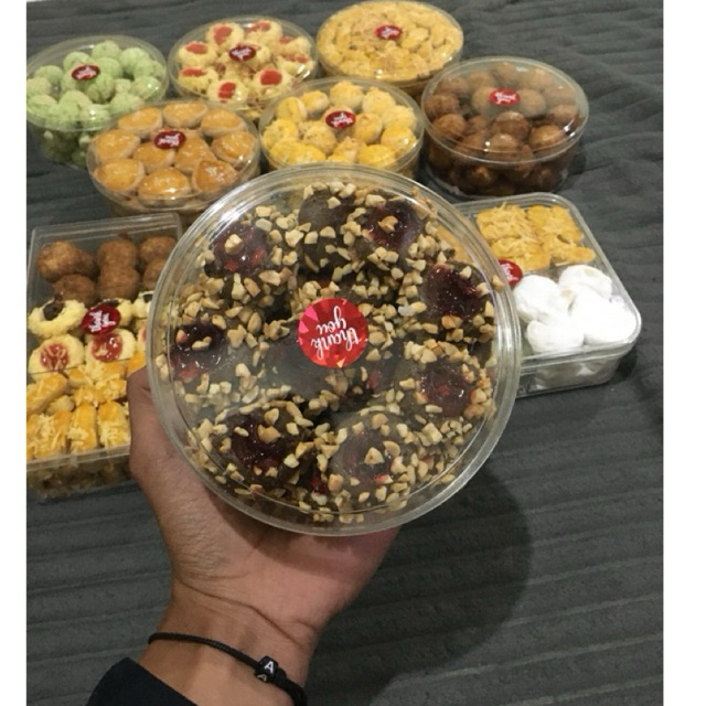 

Kue mocca kacang