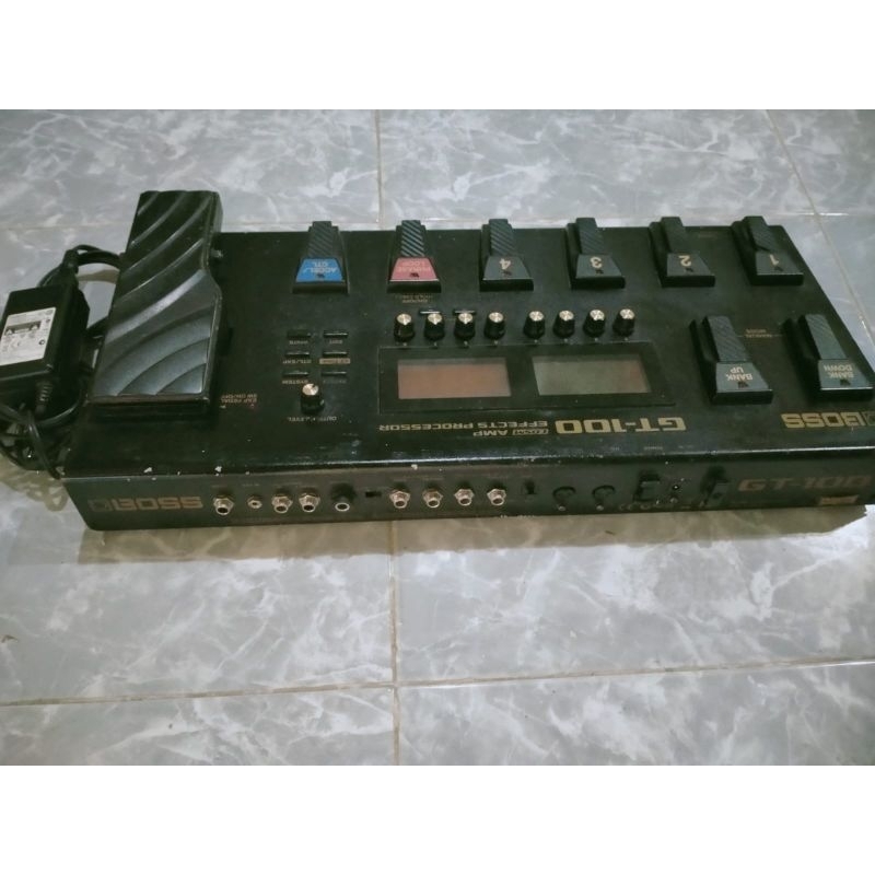 BOSS GT-100 EFEK GITAR MEWAH