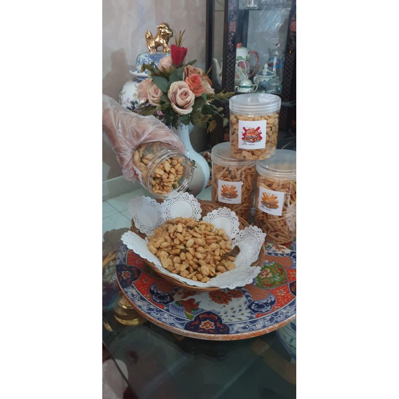 

KACANG KRISPI/KACANG BANDUNG/KACANG GORENG DAUN JERUK