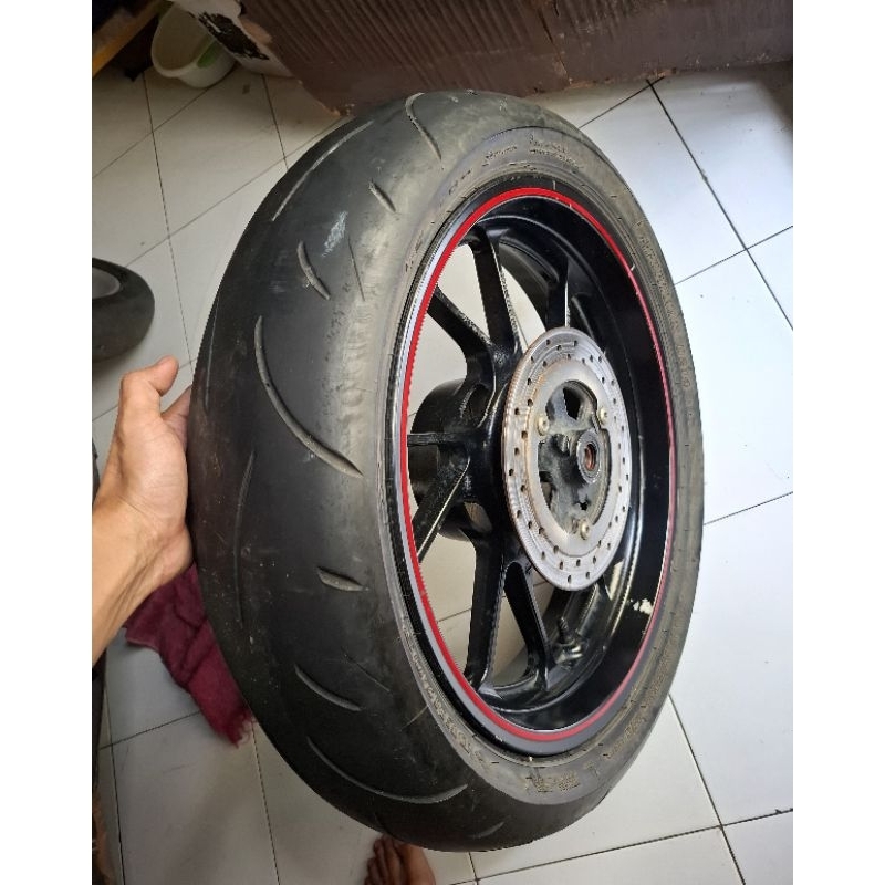 Velg Belakang R15 v3 original