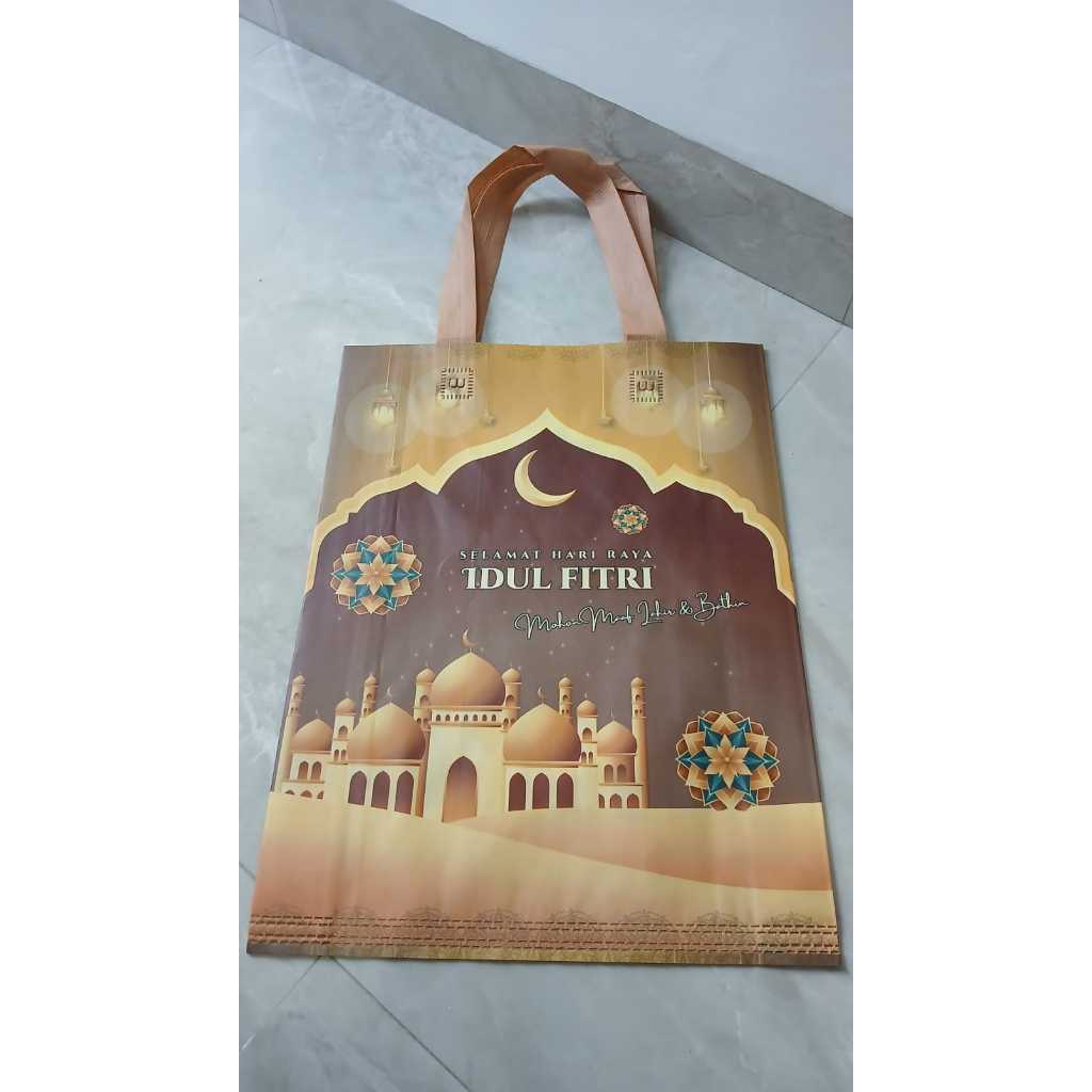 

TAS PARCEL IDUL FITRI GOODIEBAG SPUNBOND LAMINASI HAMPERS TAS LEBARAN