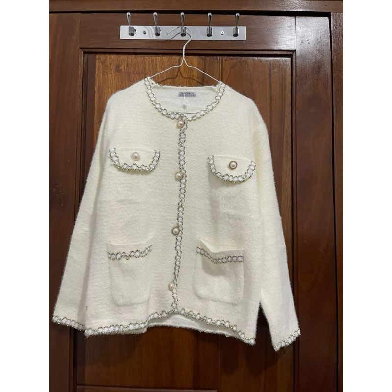 ZARA FUZZY CARDIGAN SWEATER WHITE PUTIH CANTIK