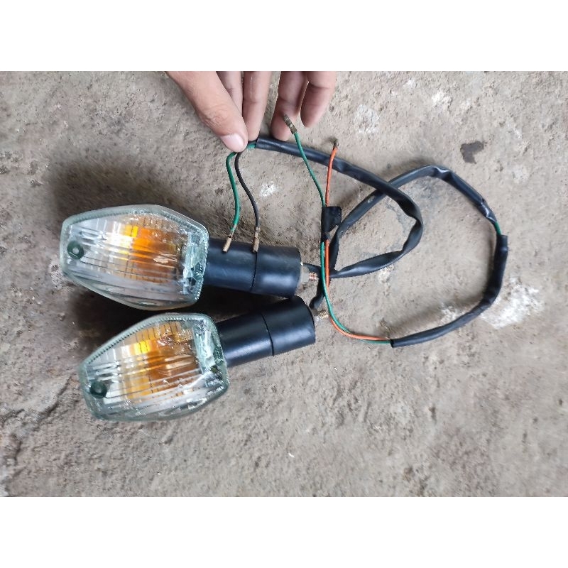 lampu sein belakang Tiger Revo ori