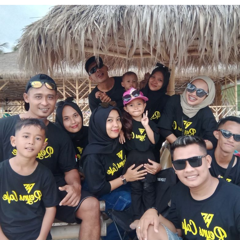 kaos seragam cafe / baju seragam toko / kaos karyawan cafe / baju karyawan toko / kaos custom kerja 