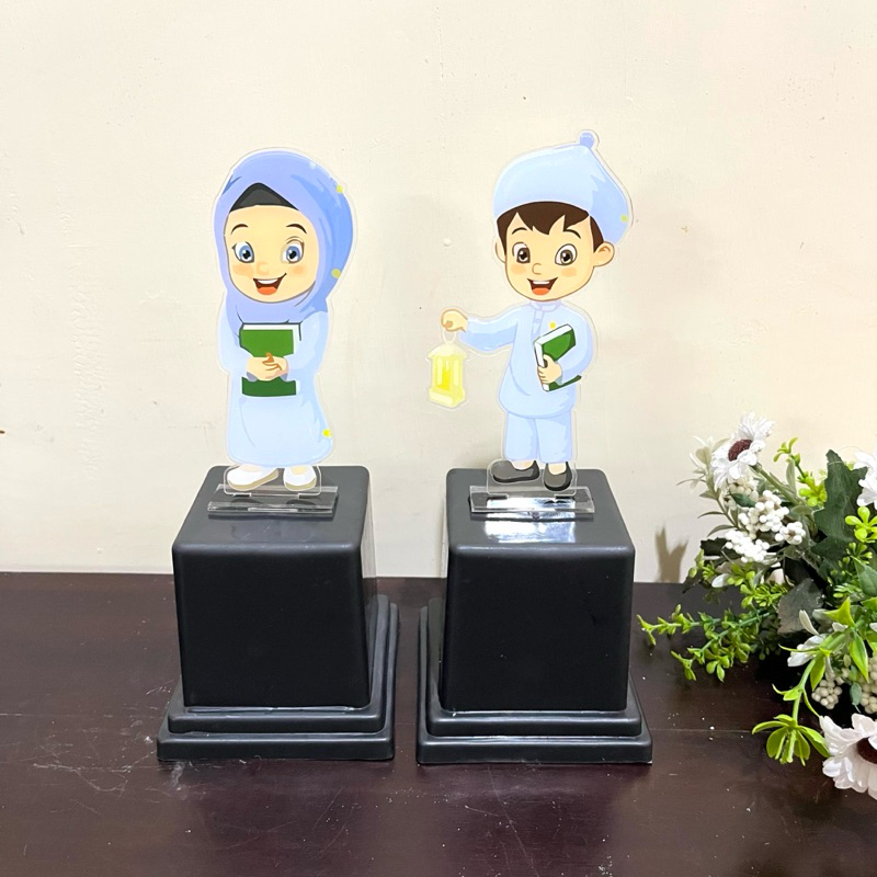 Piala Akrilik - Piala Wisuda- Piala ANAK Muslim - Plakat Akrilik Wisuda - Plakat Akrilik - Plakat Wi