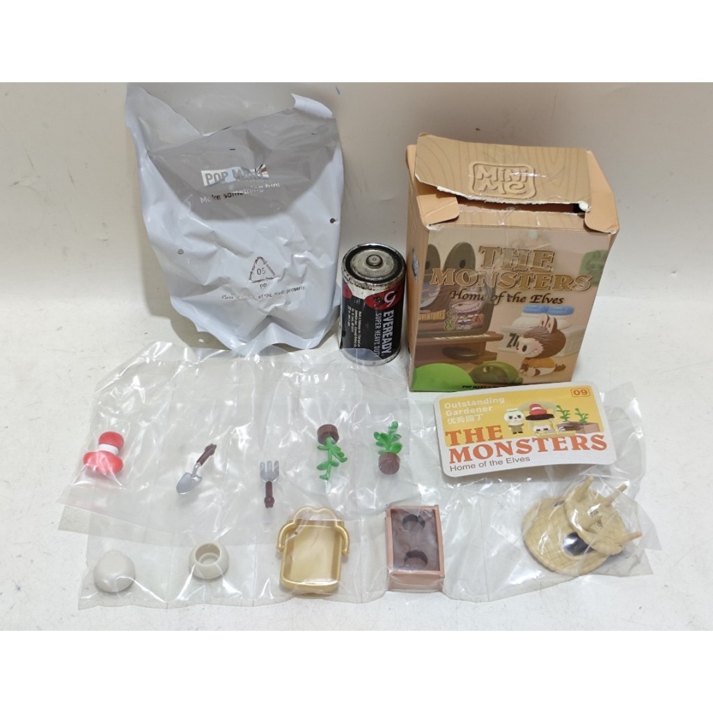 Pop mart mini me the monsters home of the elves labubu outstanding gardener blind box figure art toy
