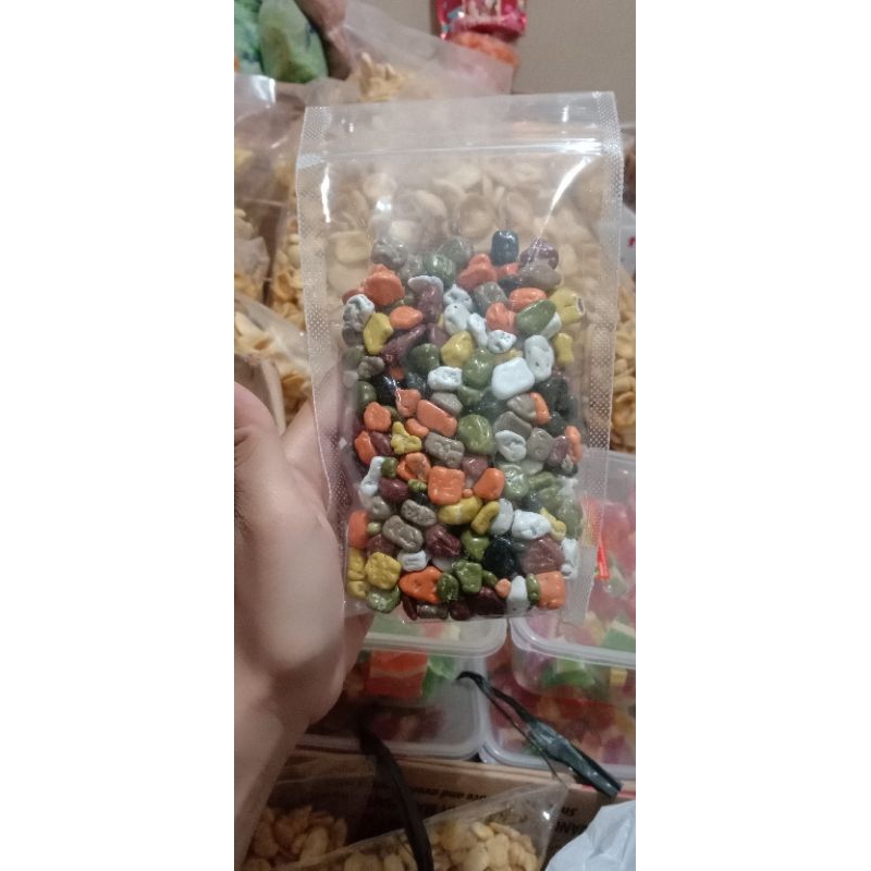 

coklat kerikil fanatik