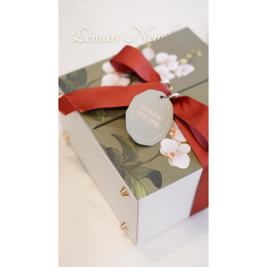 

Hampers Lebaran - Lemari Nenek