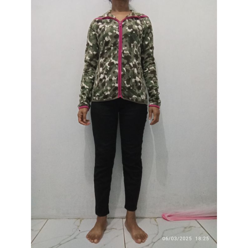 preloved zip hoodie fleece camo army uniqlo