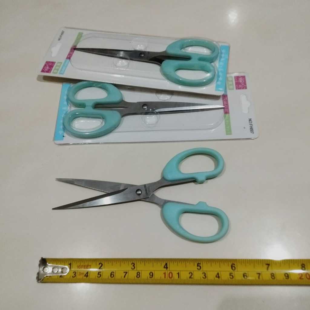

Gunting Kertas 16 cm / Gunting Sedang 16 cm. kualitas baik bagus harga murah. serbaguna untuk apa saja, memotong kertas, peralatan kantor & sekolah , tajam