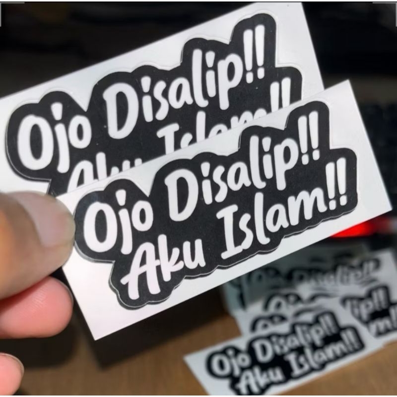 

STIKER OJO DI Disalip aku Islam stiker motor,case hp, laptop dll bisa request kata kata