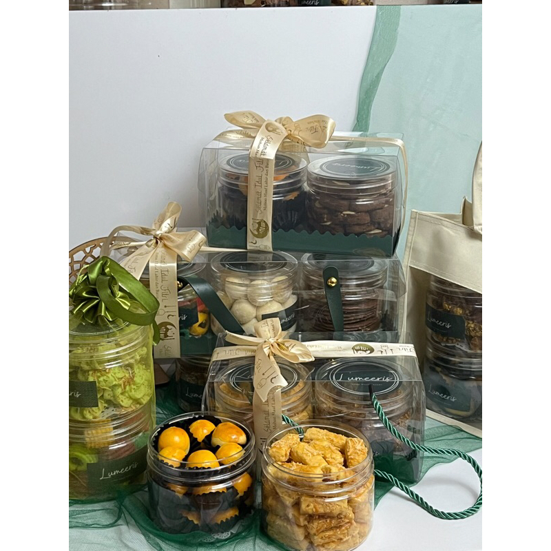 

HAMPERS KUE PREMIUM MURAH