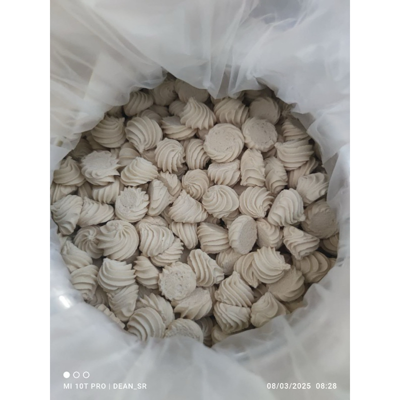 

1 Kg Kue Sagu / Kue Bangkit sagu Fean Lok