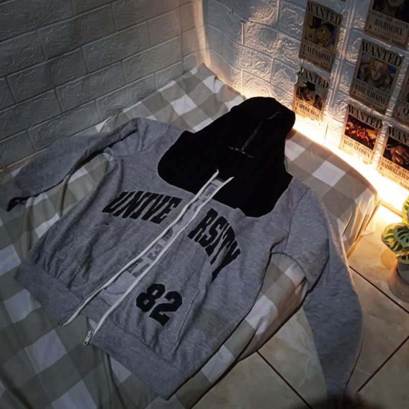 Hoodie university 82