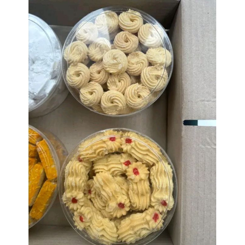 

paket 2 toples kue sagu keju & kue semprit