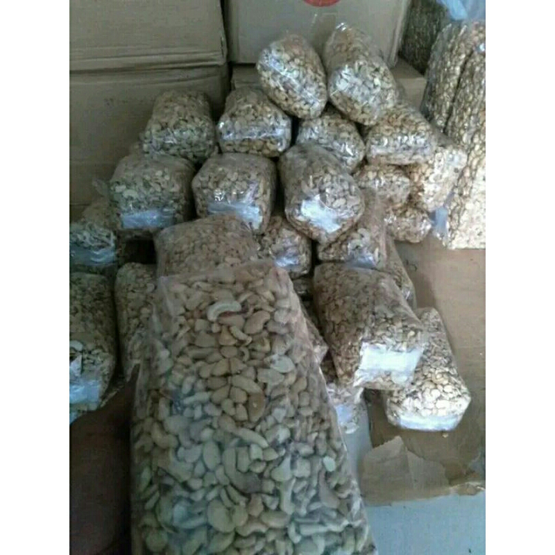 

KACANG MEDE PATAHAN MENTAH 1KG