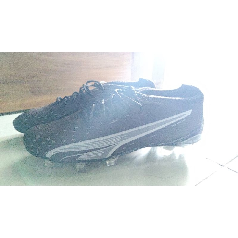 Sepatu Bola Bekas | Future Ultra Hitam