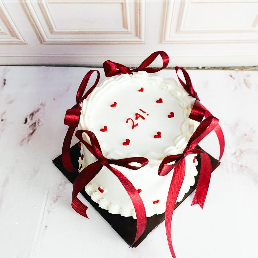 

Kue Ulang Tahun/Birthday Cake/Kue Ultah tema Ribbon/Ribbon Red