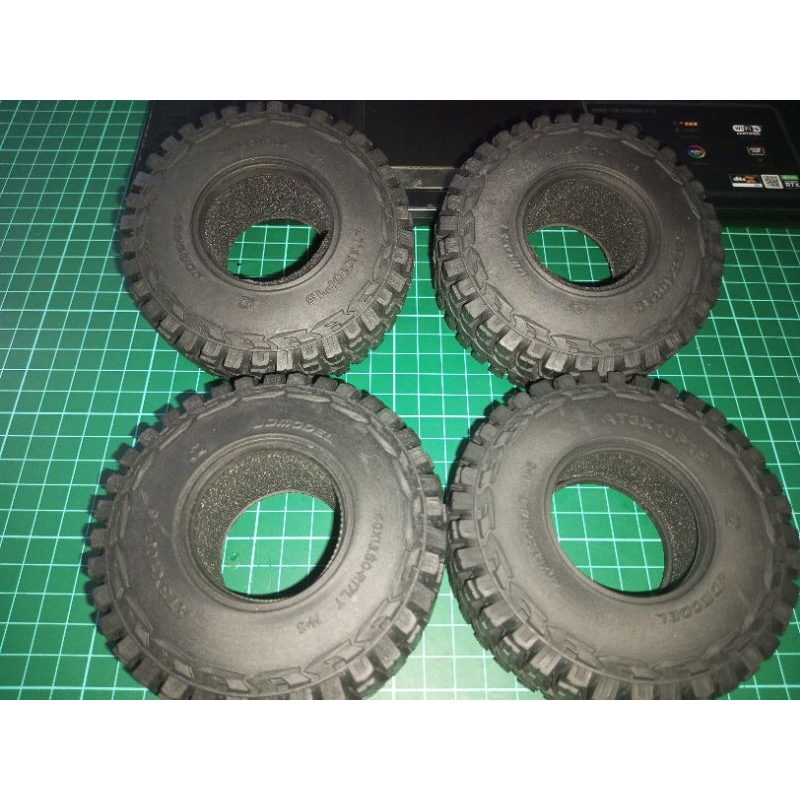 1 Set (4 pcs) Ban RC, OD 110mm, 1.9 inch Medium Compound Recomended for Hardbody