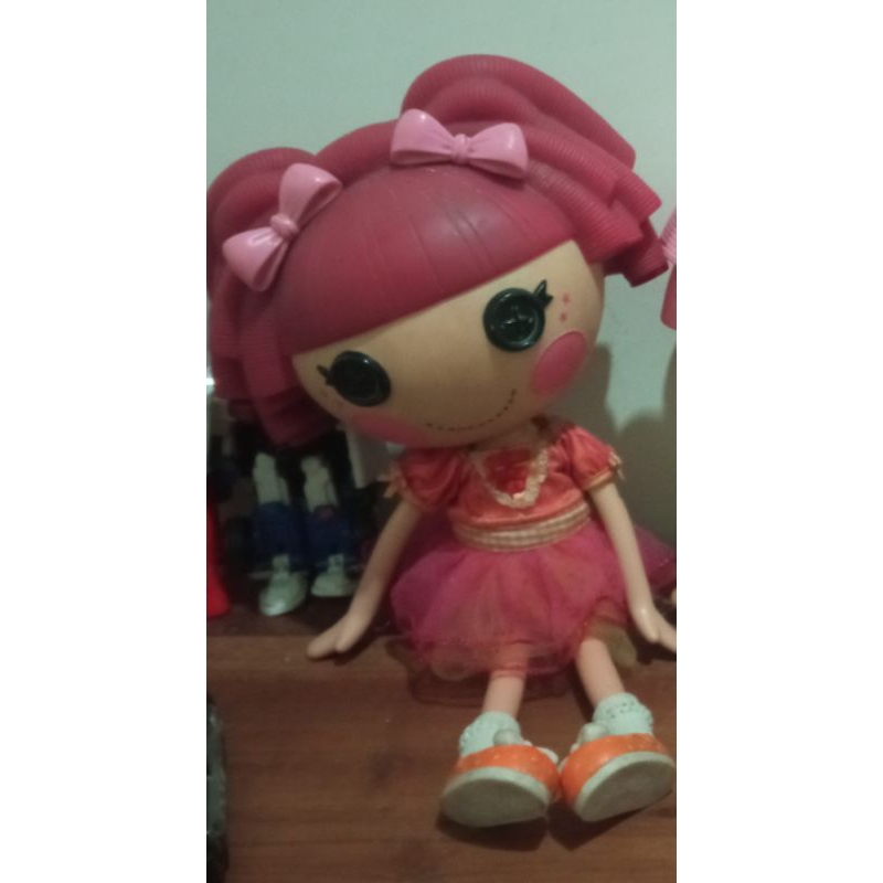 boneka lalalopsi besar