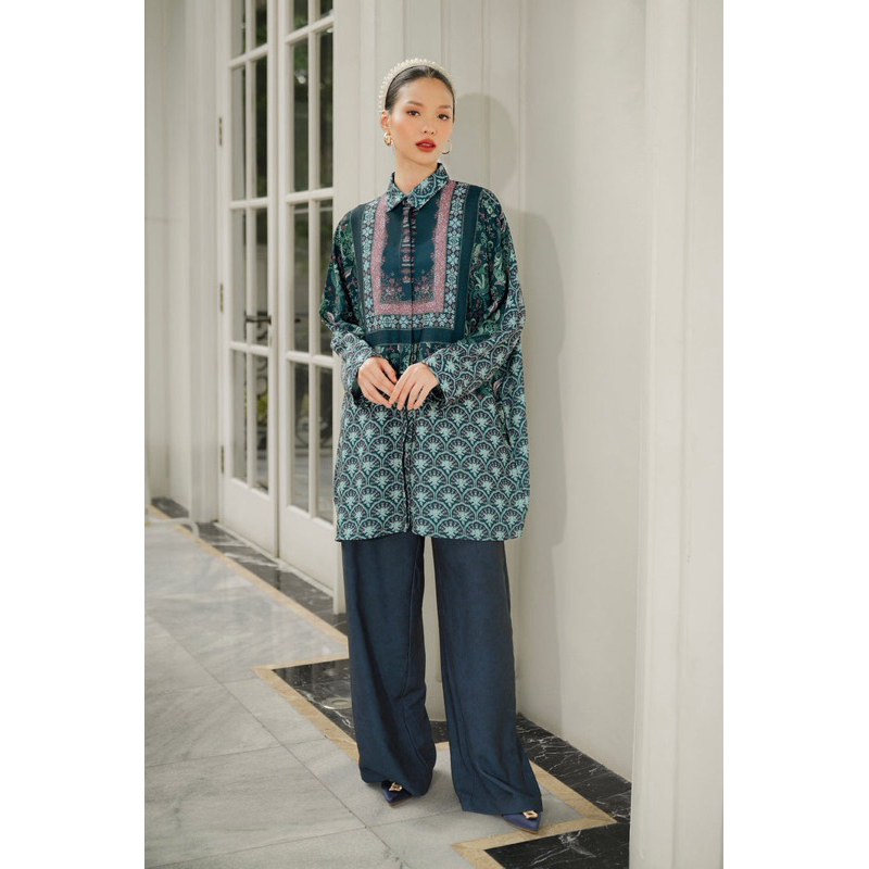 Benang jarum - Serenity Soiree Batwing shirt - Midnight