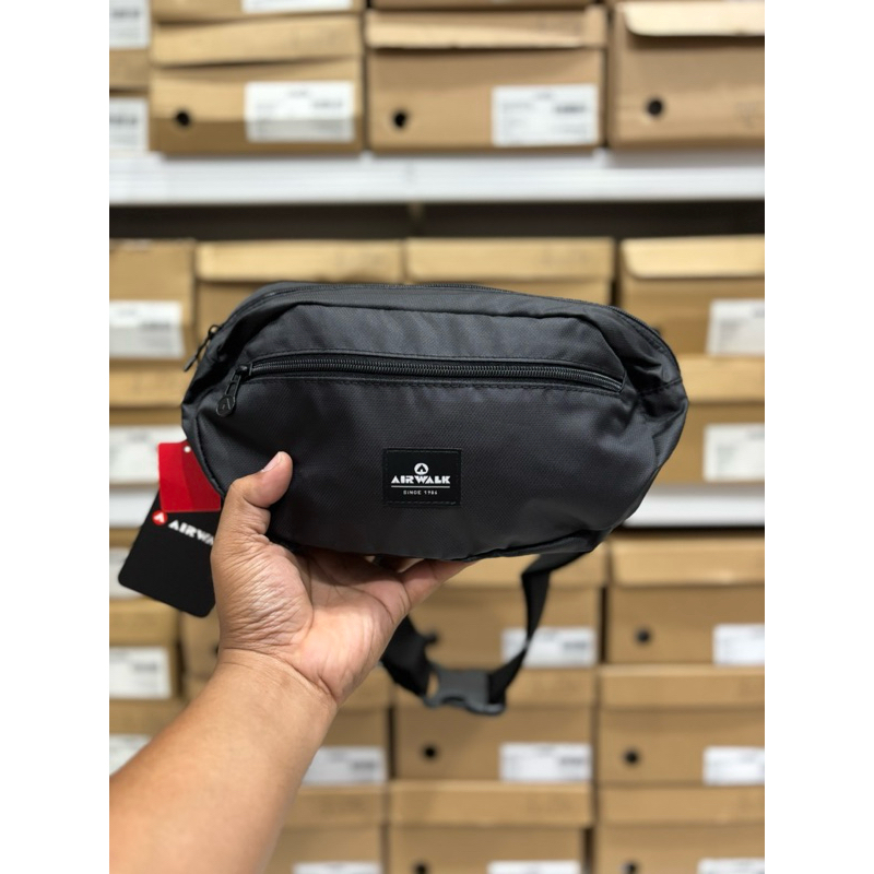 TAS AIRWALK BUNN WAIST BAG BLACK AIWWB240301B TAS SELEMPANG AIRWALK WAIST BAG ORIGINAL