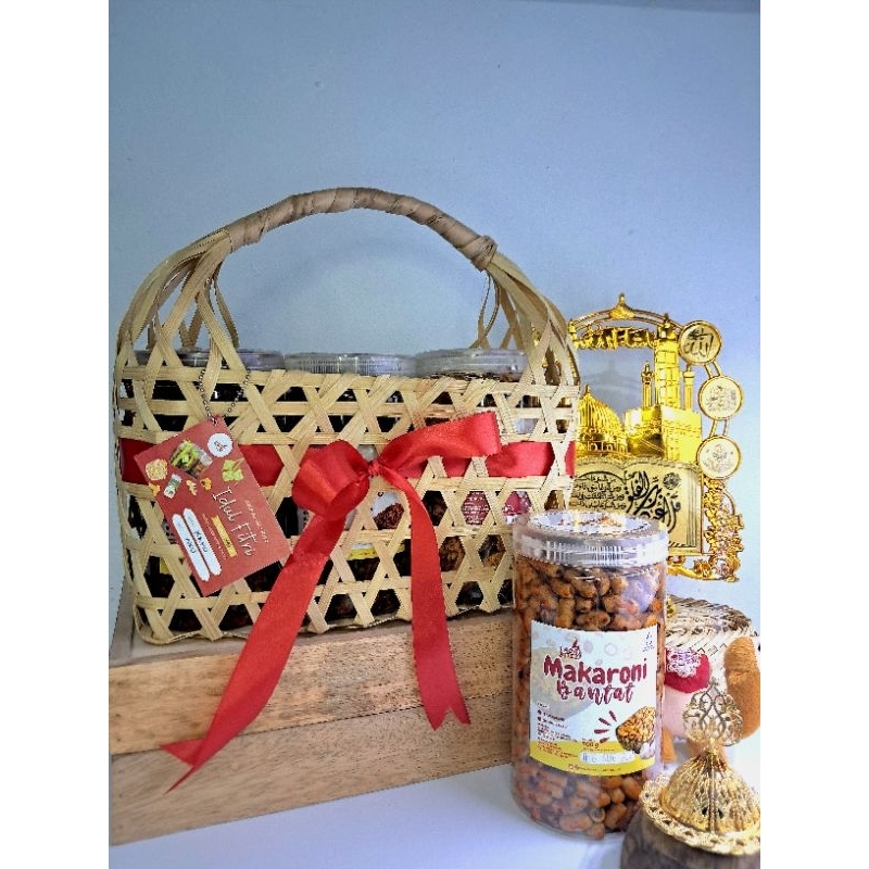 

Hampers Cemilan Pedas Basreng Daun Jeruk dan Makaroni Bantat dan Cikruh