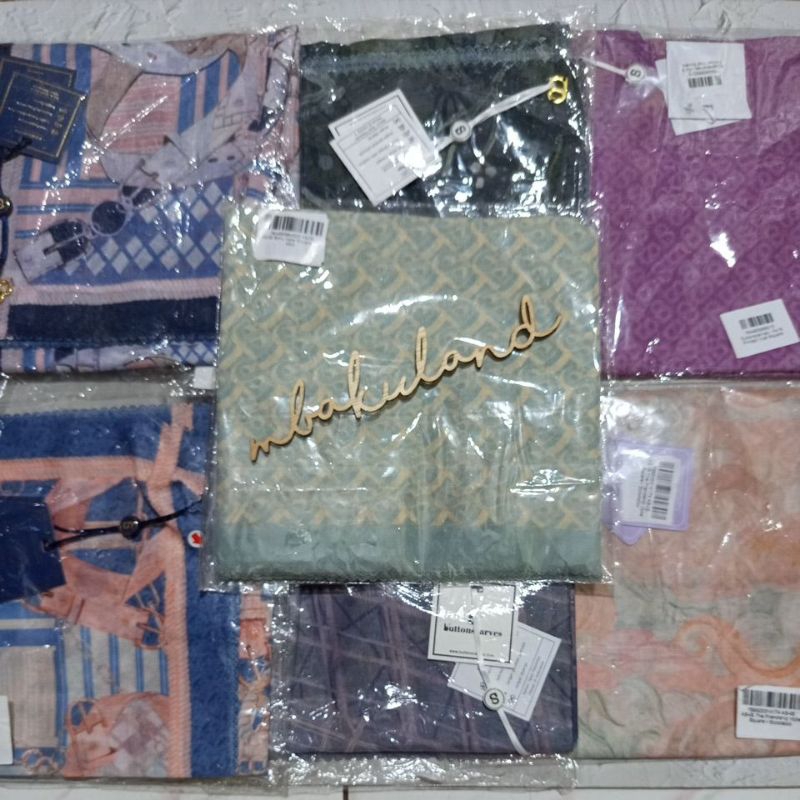 BUTTONSCARVES WAREHOUSE SALE AS IS