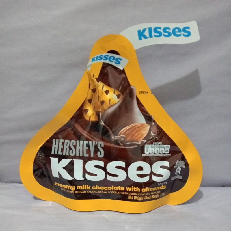 

Hershey's Kisses Creamy Milk Chocolate With Almonds 146g