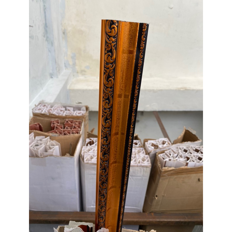 LIS PLAVON PVC TEMBOK FIGURA 6CM