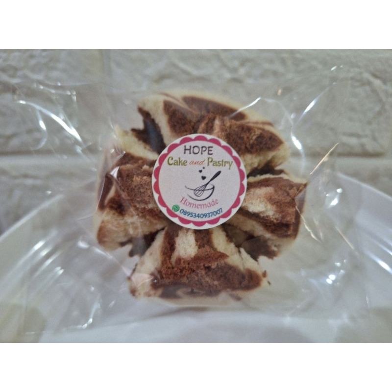 

ROTI / BOLU KUKUS JUMBO RASA VANILLA BLACKFOREST