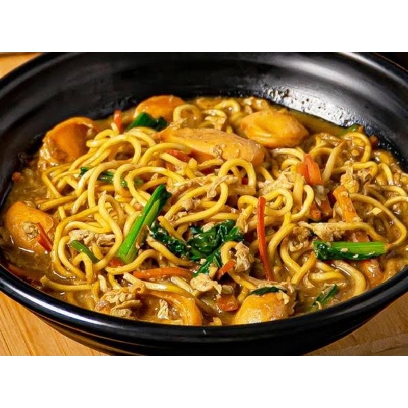 

Mie nyemek kuah kental pedas extra telur dan bakso