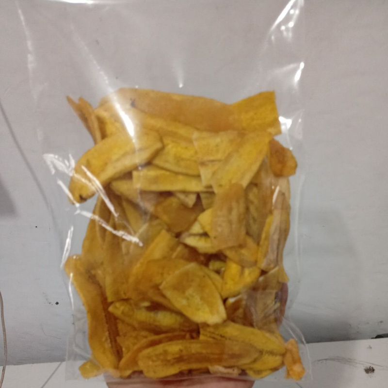 

Cemilan keripik pisang