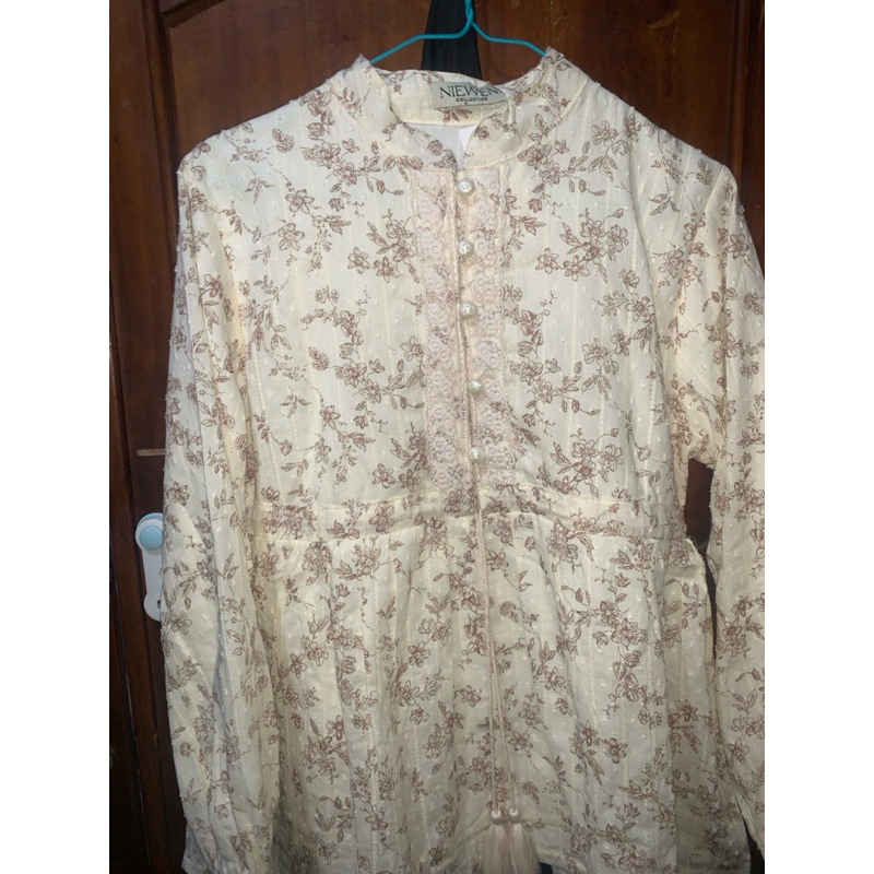 Atasan Niewen Collection