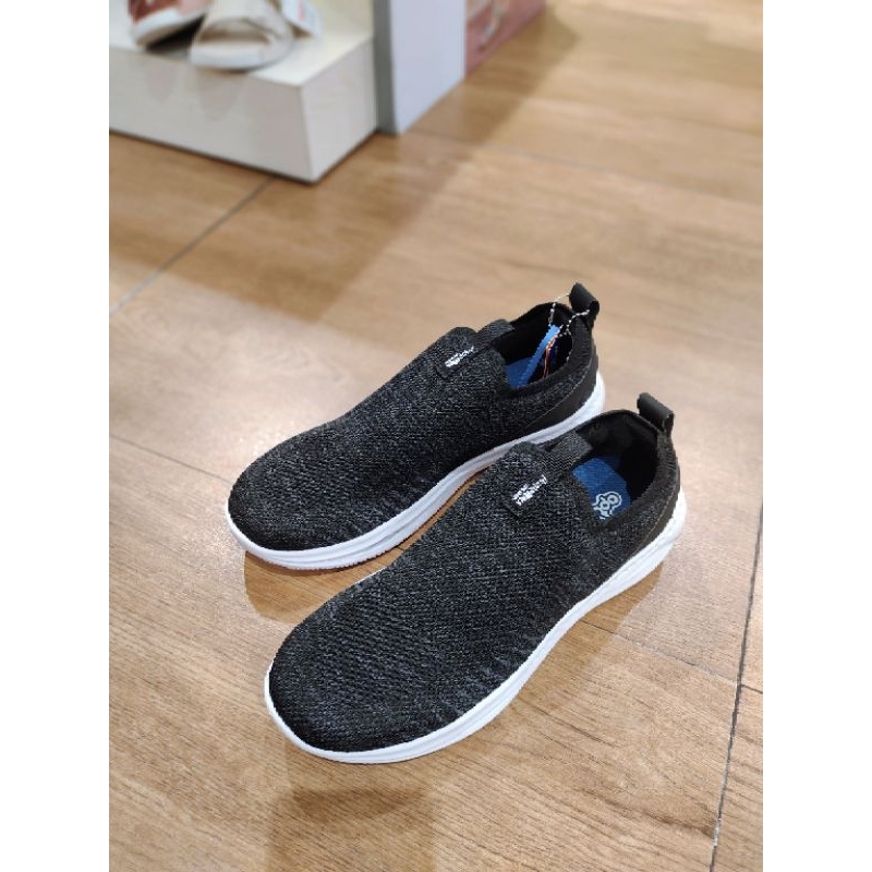 Power sneakers slip on pria bahan kanvas original Bata