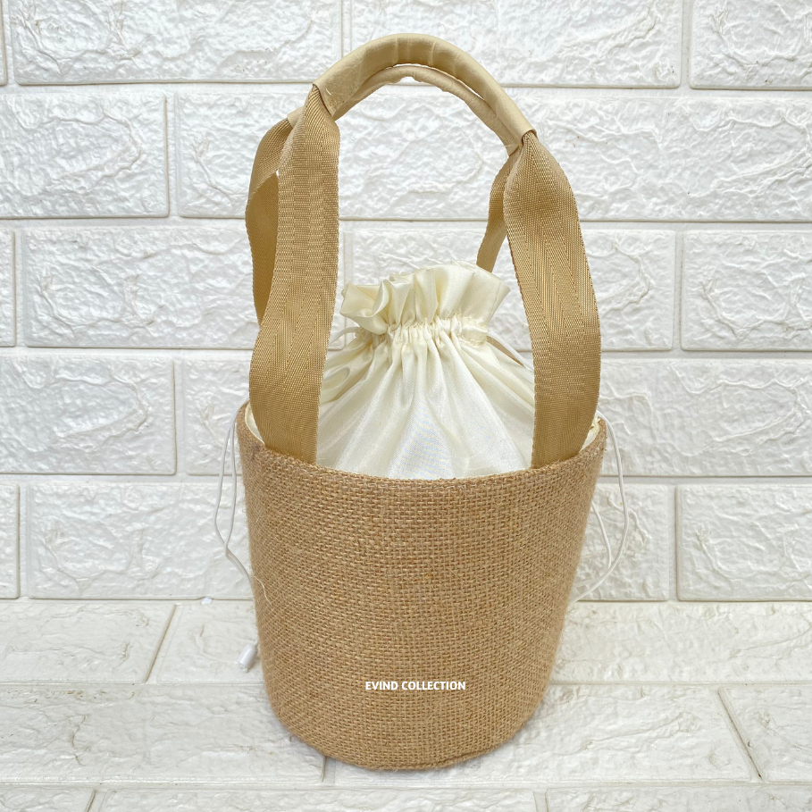 

Keranjang Parcel Goni Untuk 3 Toples Tas Hampers Hari Raya