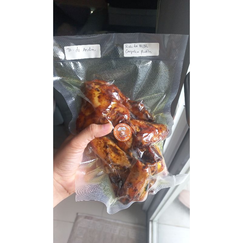 

Ayam Goreng Bumbu Kuning by Noami (1 ekor) 2 paha 2 dada