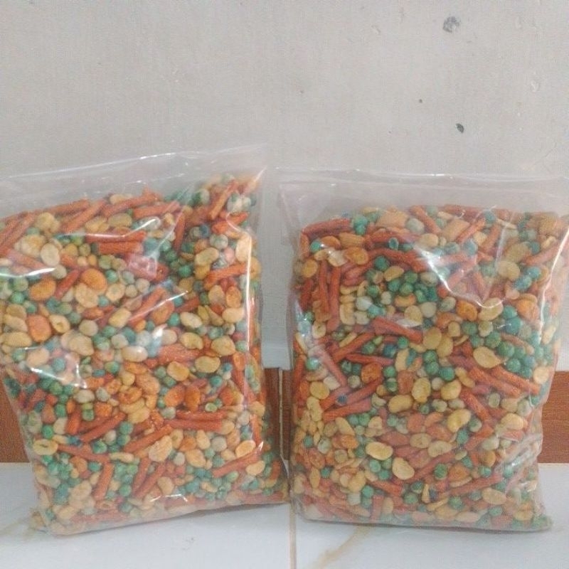 

Kacang Campur Jaipong/ Kacang Mix/ kemasan 500 gr dan 1000 gr