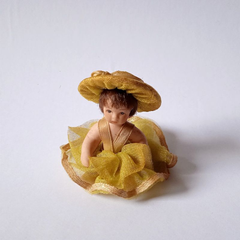 Antik Boneka Porselen Eropa Kuno Baby Doll Detail Size Kecil Tua