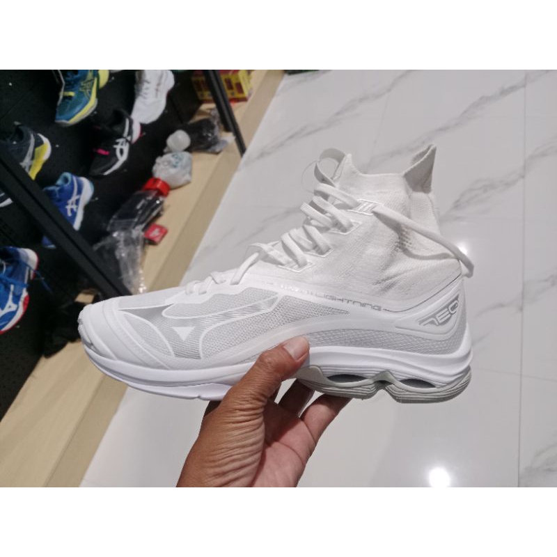 mizuno wl neo size 43