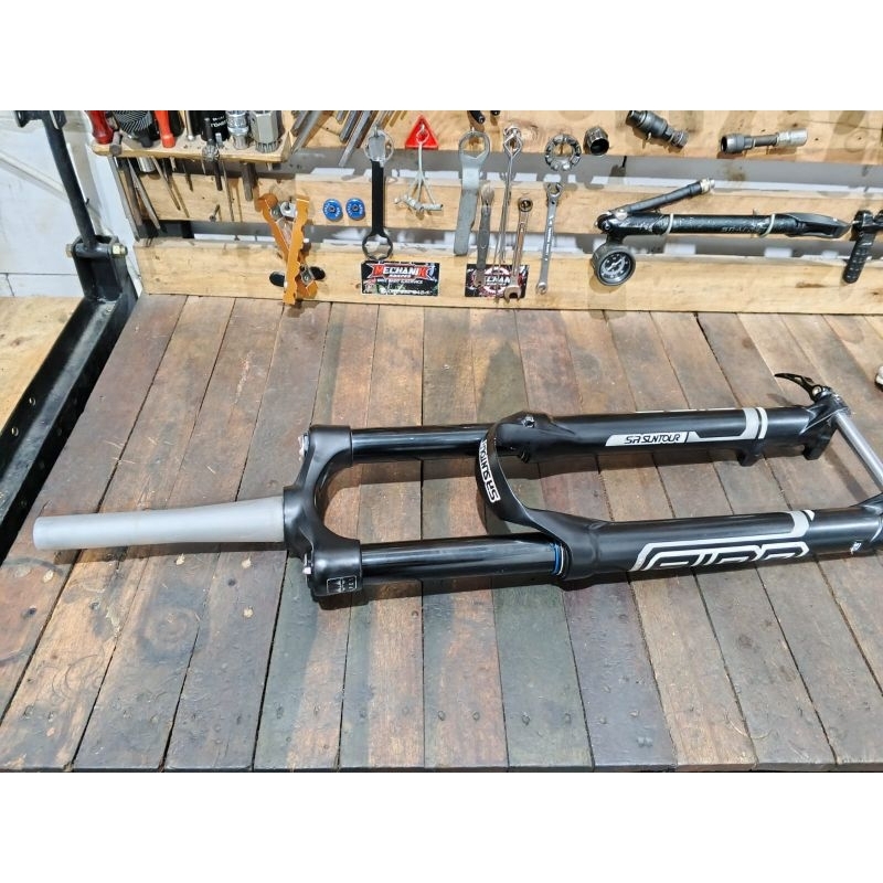 fork  suntour aion 27,5 lock gold T160