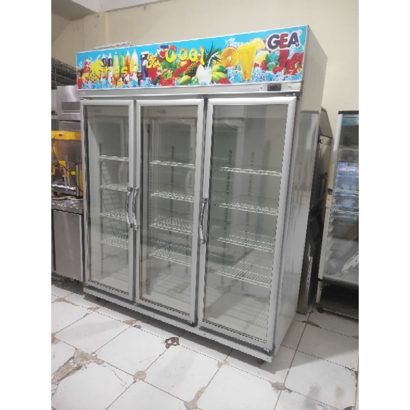 SHOWCASE 3 PINTU( BEKAS)