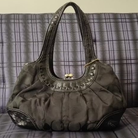 Authentic Coach Kisslock Ergo Hobo Black Canvas