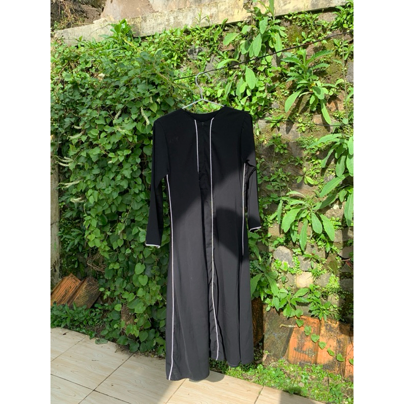 preloved.. abaya black list putih