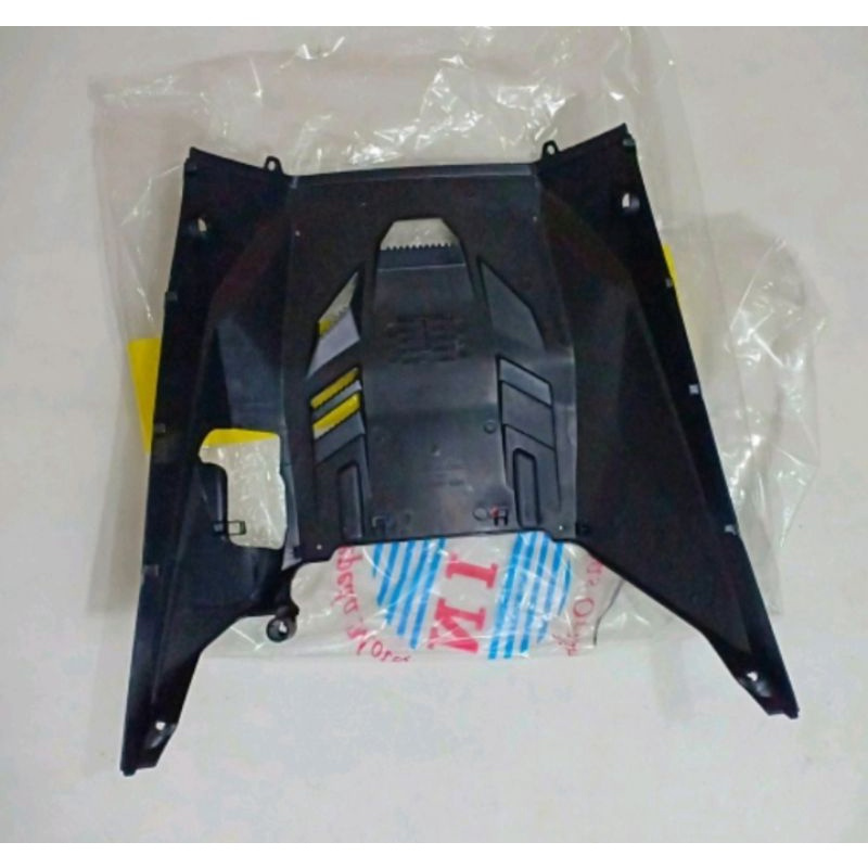 Dek Kolong Beat Esp/Beat Street Eco K81 WIN Deck Kolongan Bordes Bawah 64340K81 Footrest Bawah