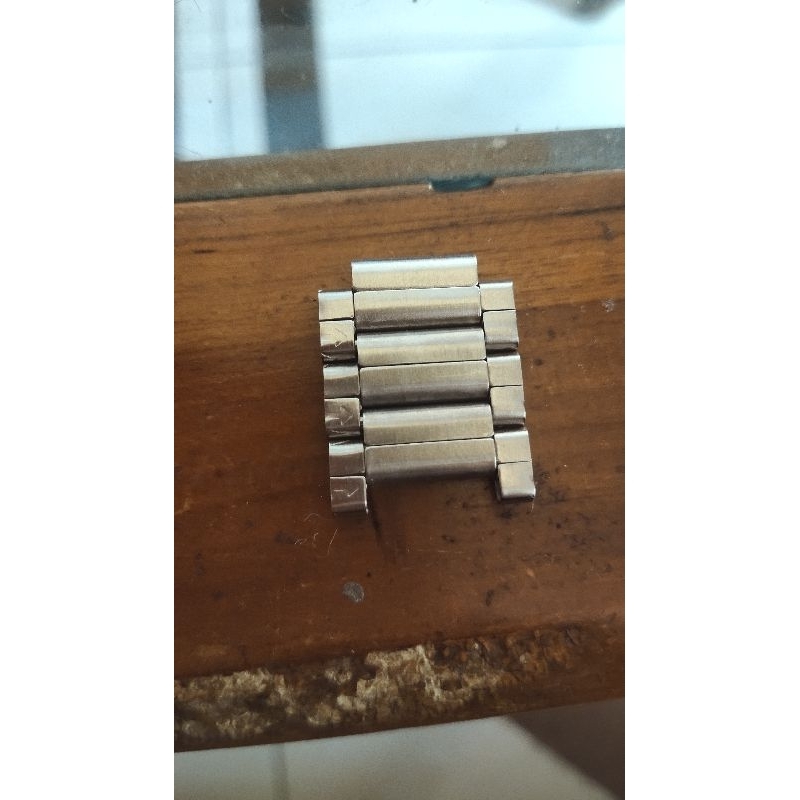 Potongan Sambungan Rantai Jam Alexandre Christie