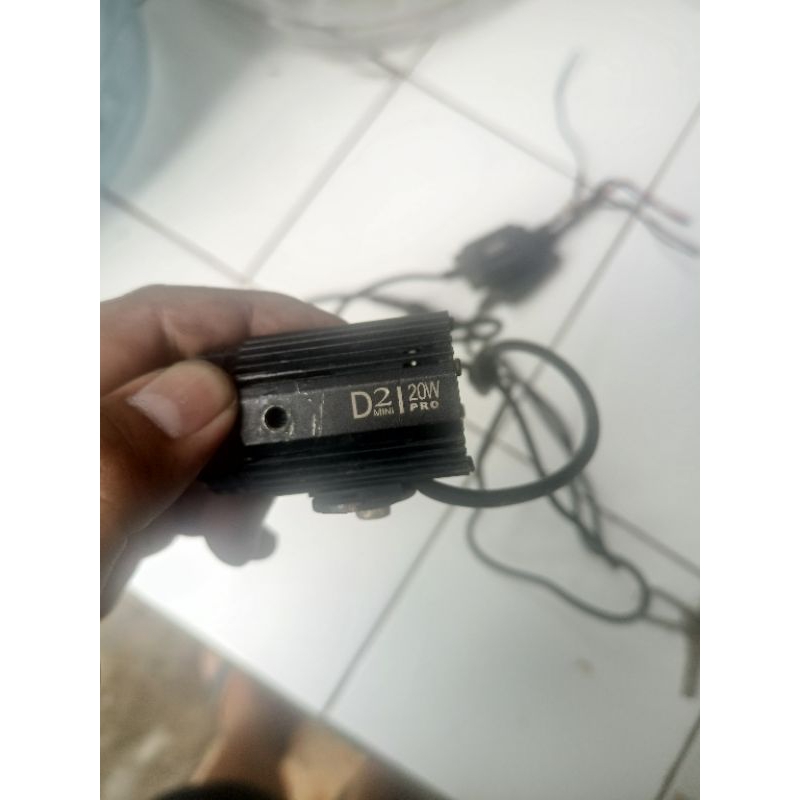 lampu tembak bullAes 20W sepasang